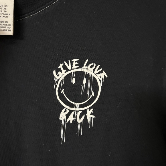 H&M x Smiley Black Long Sleeve “Give Love Back” Tee - Picture 2 of 6
